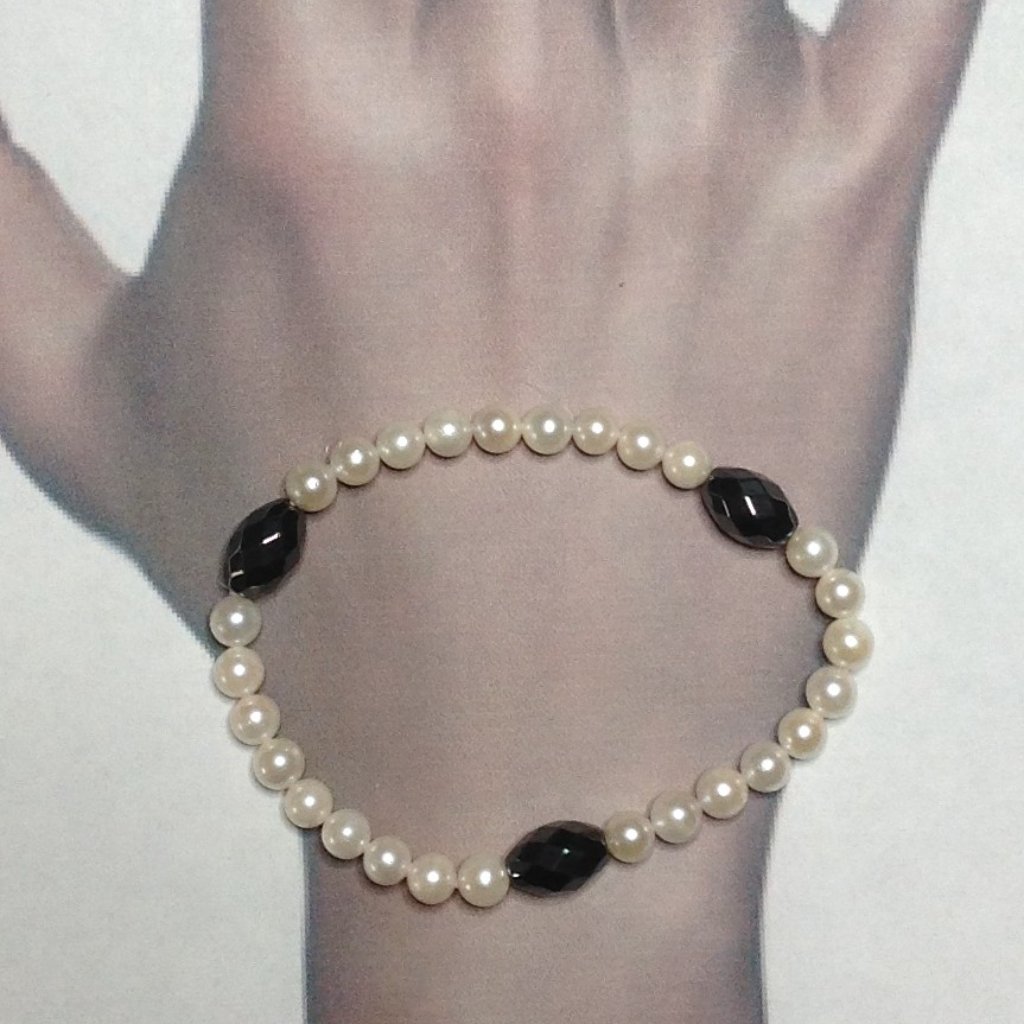 White Cultured Pearl And Faceted Hematite Stretch Bracelet 15$